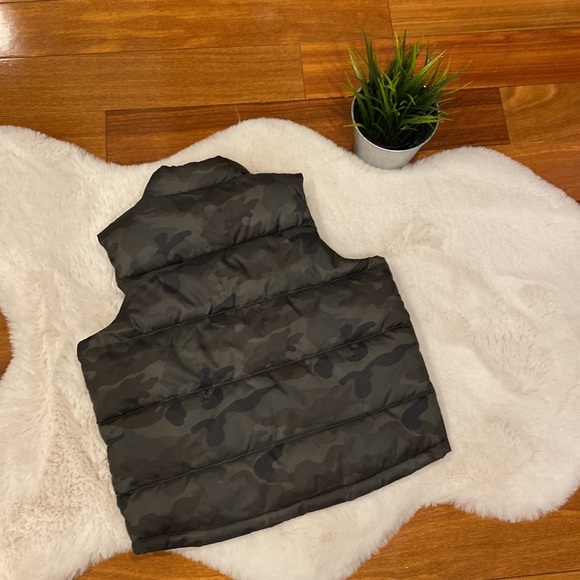 Camo Puffer Vest - Picture 2 of 5